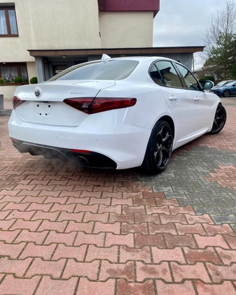 Alfa Romeo Giulia cena 89999 przebieg: 108000, rok produkcji 2017 z Częstochowa małe 92